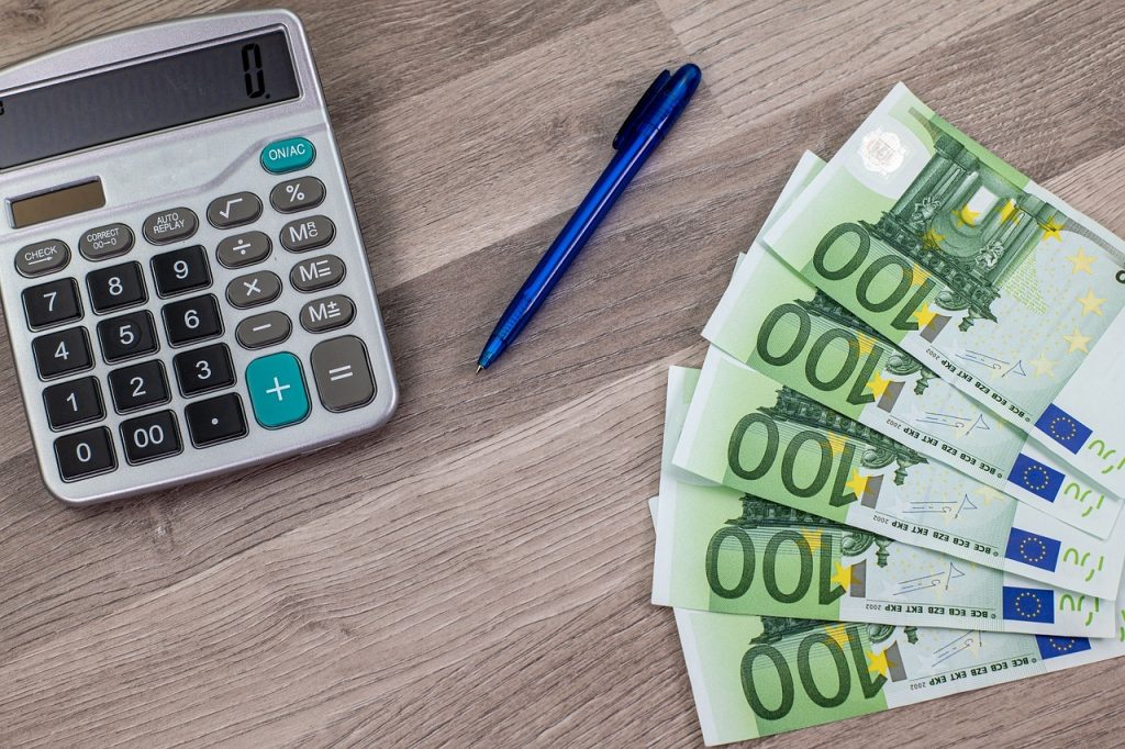 Banque personnelle vs banque d’affaires : avez-vous besoin de comptes bancaires séparés ?
